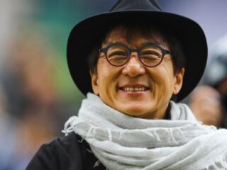 Jackie Chan: 130.000 euro voor geneesmiddel tegen coronavirus