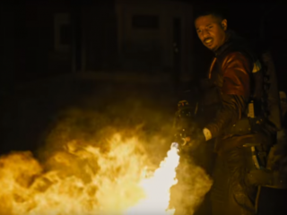 Michael B. Jordan verbrandt verboden boeken in nieuwe tv-film 'Fahrenheit 451'