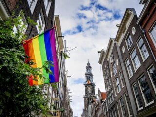 Homostel na Pride 'bespuugd, geïntimideerd en uitgescholden' in Uber