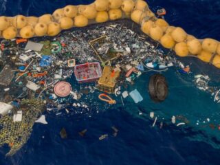 Onderzoek wijst uit: '14 miljoen ton plastic op de bodem van de oceaan'
