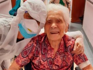 104-jarige oma Ada uit Italië geneest van het coronavirus