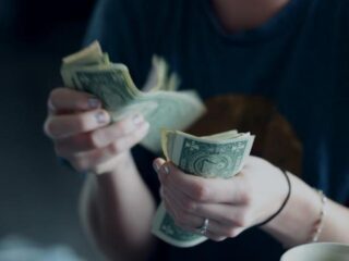 9 tips om ook tijdens de coronacrisis op je money te blijven