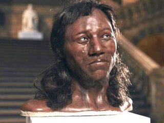 Voorouder Brit had donkere huid en blauwe ogen