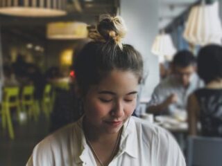 Man vlucht weg tijdens mislukte eerste date en laat vrouw met de rekening achter
