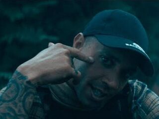 Bizzey en SFB de DiXte met 'Hup'