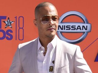 T.I. controleert jaarlijks bij dokter of dochter nog maagd is