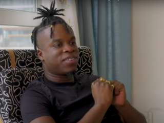 Caza openhartig over heftig verleden in nieuwe Insta vs. Reality