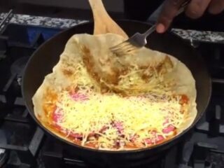 Wie lust deze Surinaams/Italiaanse roti calzone?