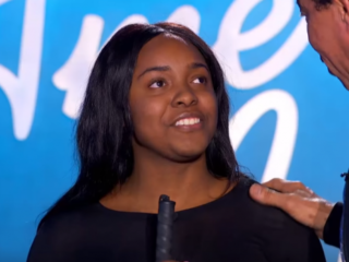 Blind meisje (17) laat jury in tranen achter na mooie auditie American Idol