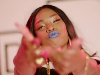 Waarzegster: "I Am Aisha stoot mensen af, moet zachter worden"