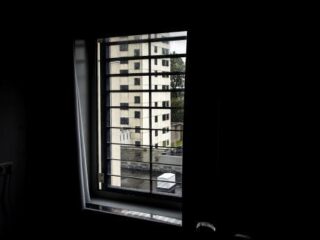 Man zet zijn eigen dood in scène om zijn vrouw achter de tralies te krijgen