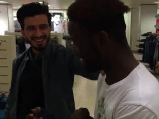 Zakarian a.k.a. Robin in de Hood helpt daklozen de koude winter door