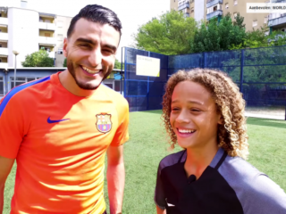 VIDEO: Touzani bezoekt groot Nederlands talent van FC Barcelona