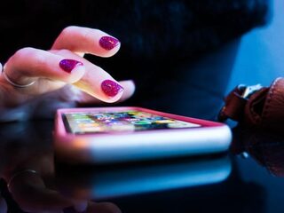 Zorgen om privacy bij corona-apps: hoe ver mag de overheid gaan?