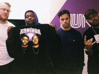 Een koningseditie van Sunday Service met Adje en Cho