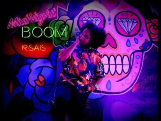 Ir-Sais de diXte met Midnight Boom