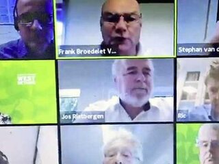 Online raadsvergadering verstoord door racistische uitspraken en porno