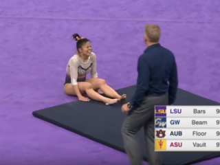 Schokkend: gymnast breekt beide benen na ongelukkige landing