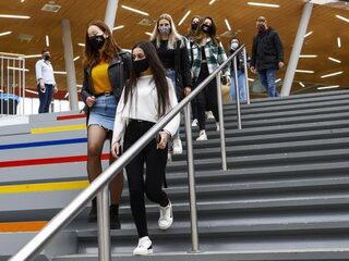 LAKS vreest hoge kosten voor scholieren vanwege mondkapjesbeleid