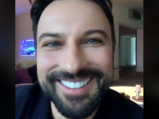 Tarkan kondigt vaderschap aan!