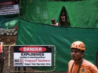 BREAKING: Eerste jongens uit Thaise grottencomplex gered