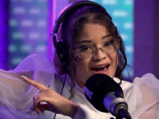 AnishaGF eist haar plek op in sessie bij YOUS!