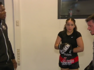 Filemon duikt in wereld van kickboksen samen met trainer Remy Bonjasky