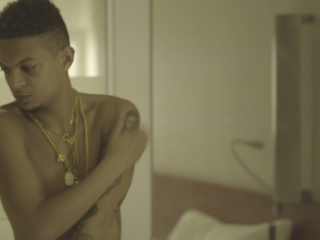 Docu 'Alleen met iedereen' volgt Ronnie Flex tijdens maken tweede album