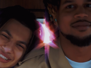 Jacin Trill en Bokoesam zijn trotse vader en zoon in video 'Zo Vader Zo Zoon'