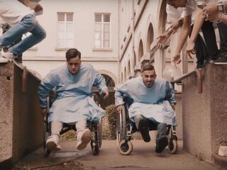 VIDEO: Zieke TiiwTiiw zet ziekenhuis op z'n kop