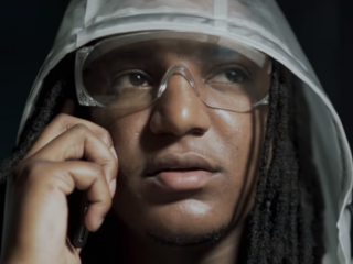 Jonna Fraser spit live eerste verse van 'Pray For Job'