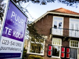 'Huizenprijzen volgend jaar 2 procent omlaag'