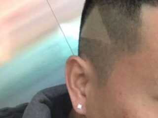 Kapper scheert per ongeluk playknoppen in kapsel