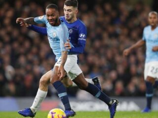 Manchester City-voetballer noemt media "brandstof voor racisme"