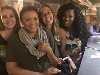 Gast plant zes dates op één avond en dat gaat helemaal mis