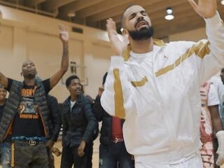 Drake is on fire op track 'Look Alive' van BlocBoy