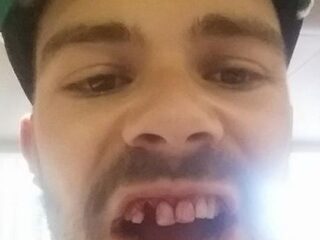 Jongen wordt in elkaar geslagen omdat hij naar een vrouw keek