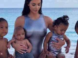 Kim Kardashian laat Saint, Chicago en Psalm dopen in Armenië