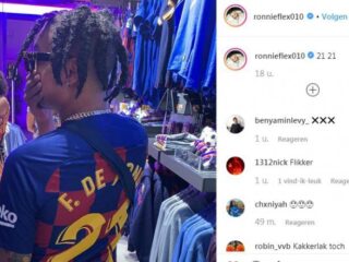 Feyenoorders maken Ronnie Flex af vanwege Barca-shirt van Frenkie de Jong