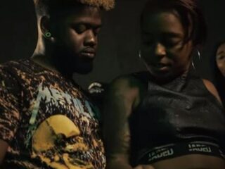 ValsBezig dropt sexy videoclip van 'Zitten Op Me'