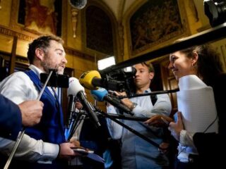 Coalitie bereikt akkoord: '100 vluchtelingen uit kamp Moria naar Nederland'