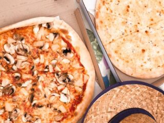 Gratis pizza als je durft te eten zonder mobiele telefoon