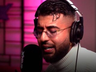 F1rstman doet akoestische live versie van 'Sadke Jawa Ji'