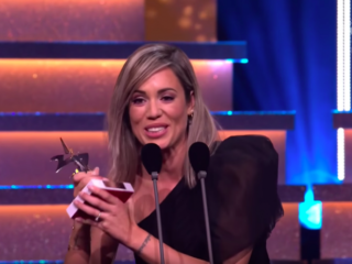 Nienke Plas wint Televizier-Ster voor 'Shitty Diary' en 'Pretty & Single'