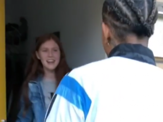 SXTEEN verrast zieke fan die hem een DM stuurde vanuit het ziekenhuis