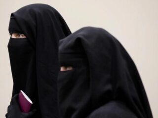 Zwangere vrouw geweigerd in ziekenhuis wegens nikab