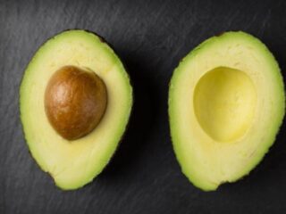 Man berooft twee banken gewapend met een avocado