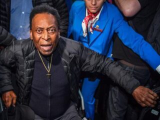 Legendarische voetballer Pelé is depressief na meerdere mislukte operaties