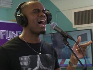 Zefanio covert R. Kelly's Bump N' Grind als een echte baas!