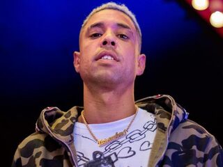 Bizzey dropt nieuwe tune en verklapt: "Ik ga samenwerken met J Balvin"